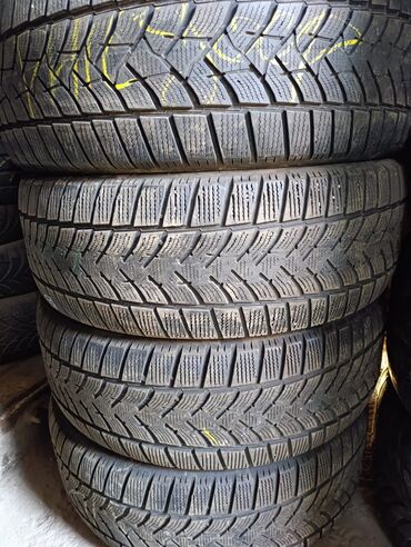 Шины: Шины 235 / 60 / R 18, Зима, Б/у, Комплект, Легковые, Германия, Dunlop