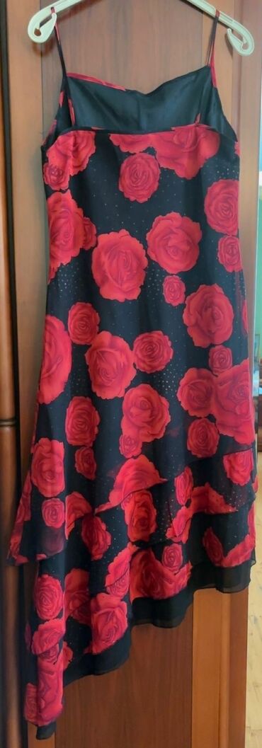 Ziyafət donları: Ziyafət geyimlərinin satışı her rengde var. Qiymetler ferqlidi. 15 azn — 6