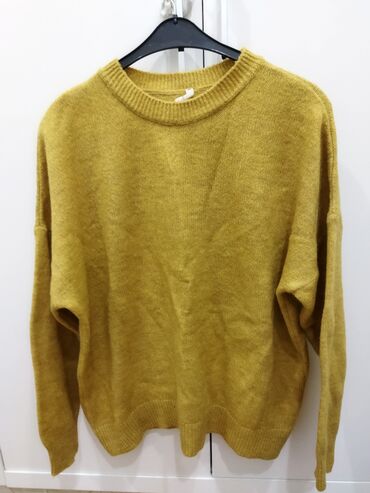 Koftalar, sviterlər: İsti triko sviterlər çox az geyinilib, her biri 7 azn — 4