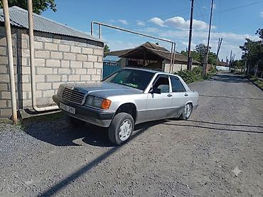 фургоны категории б: Mercedes-Benz 190E (W201) sedan - Kuzov: 4 qapılı sedan, gümüşü rəng — 2