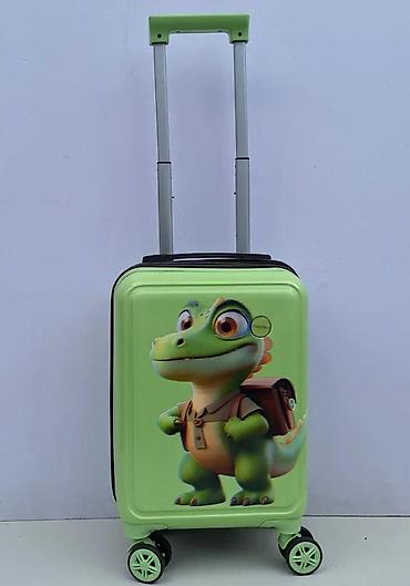 Rančevi, torbe i koferi: Dečiji koferi – set od 2 komada, zeleni, sa motivom malenog — 17