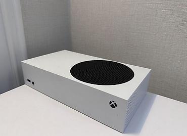 скупка nintendo switch: Игровая консоль Xbox Series S (белая) с беспроводным геймпадом — 2