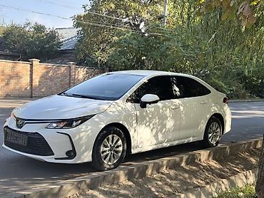 Toyota: Toyota Corolla: 2021 г., 1.8 л, Вариатор, Гибрид, Седан — 4
