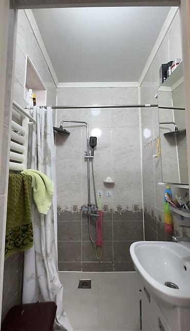 Продажа коттеджей и домов: 4 комнаты, 210 м², 5 соток, Бишкек, Ак-Ордо 2 ж/м Риэлтор — 11