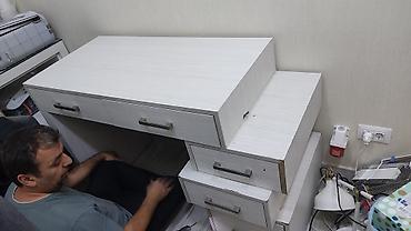 ofis stolu: Ağ rəngli modul stol və çekmece sistemi - Material: laminat/LDSP — 1