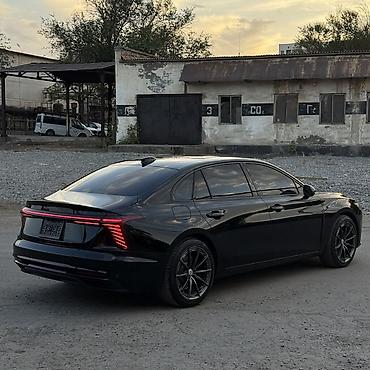 hongqi h5: Brilliance : 2023 г., 2 л, Автомат, Бензин, Седан — 4