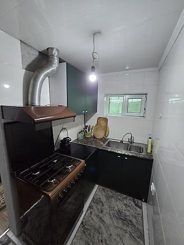 Продажа коттеджей и домов: -Срочно продается двух комнатная квартира в барачном доме, вход — 14