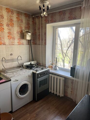 советской: 1 комната, 32 м², 2 этаж, Косметический ремонт
