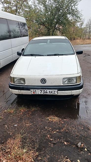 Volkswagen Passat: 1989 г., Механика, Бензин, Седан at lalafo.kg Volkswagen Passat: 1989 г., Механика, Бензин, Седан