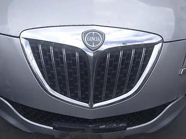 Auto delovi, gume i tjuning: Lancia delta kompletan auto u delovima kod boje 620/b. Lancia delta — 8