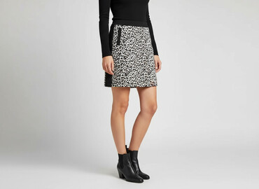 dopasowane spódniczki: F&F, Women`s skirt, size S