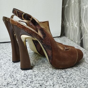 Женская обувь: Туфли 36.5, цвет - Бежевый