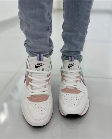 Women's Sneakers and athletic shoes: 41 — 6