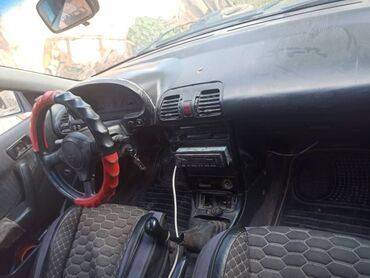 фура сатылат: Mazda 323: 1990 г., 1.6 л, Механика, Бензин, Хэтчбэк