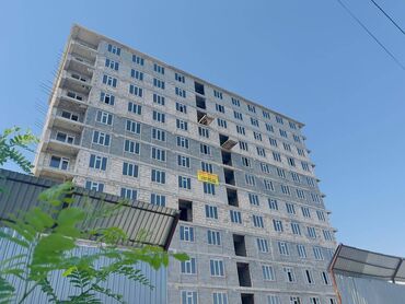 срочно продаётся квартира в районе ошского рынка: 1 комната, 51 м², Элитка, 10 этаж, ПСО (под самоотделку)