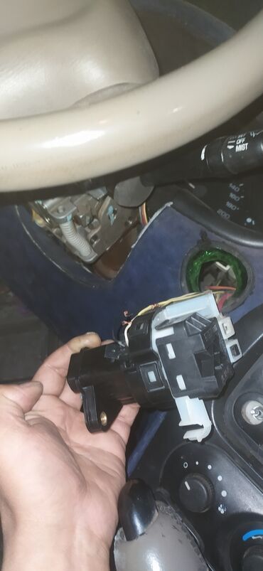 СТО, ремонт транспорта: Вскрытие авто открыть взлом двери заклинило ремонт зажигание замена — 12