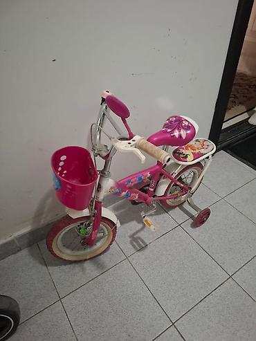 gitara satışı: Velik satilir 12-14luk. Hec bir prablemi yoxdur. Qiymet 45 azn. Unvan — 1