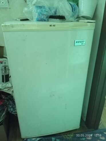 фрион для холодильника: Холодильник Avest, Б/у, Однокамерный