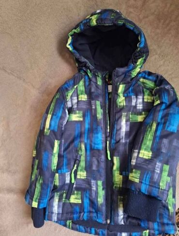 женский пуховик новый: Тёплая и удобная курточка.Одевали пару раз