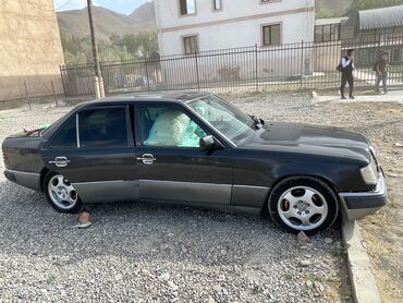 шина сентир: Mercedes-Benz W124: 1990 г., Седан