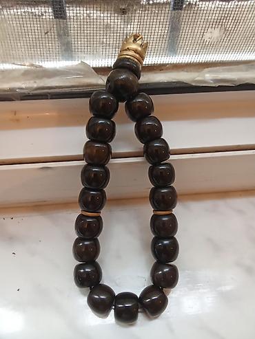 qızıl tesbeh: Qəhvəyi tonlarda iri muncuqlardan hazırlanmış təsbeh. - Material — 1
