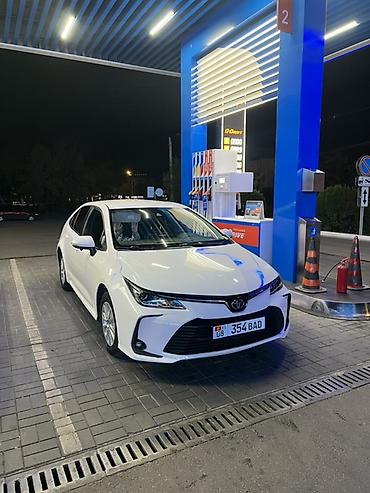 Toyota: Toyota Corolla: 2023 г., 1.8 л, Автомат, Гибрид, Седан — 2
