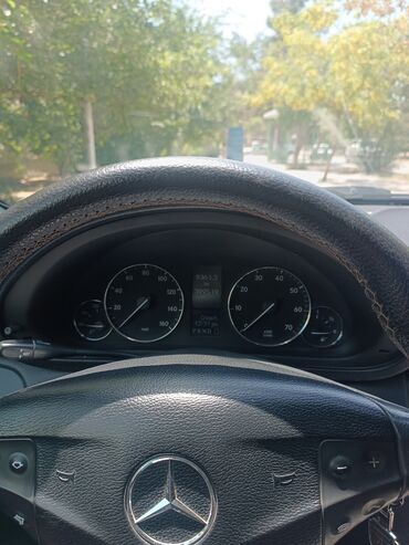 Mercedes-Benz: Mercedes-Benz C 240: 2.4 l | 2005 il Sedan — 9