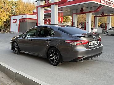 chrysler pacifica: Toyota Camry: 2020 г., 2.5 л, Вариатор, Гибрид, Седан — 7