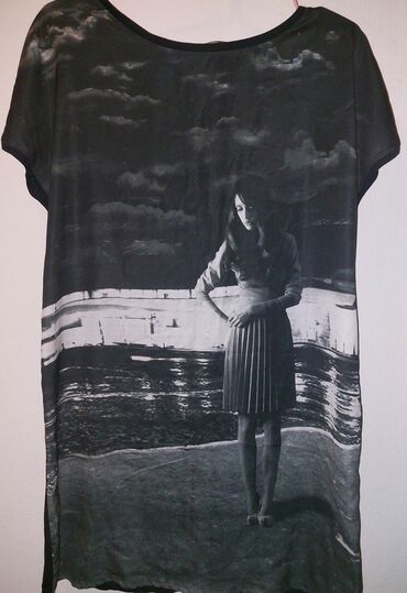 veličine košulja: Zara tunika (majica) bez rukava Ramena 64 cm Pazuh 50 cm Širina 50 cm