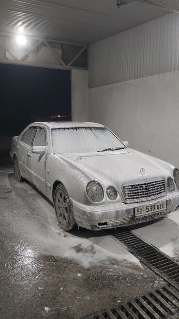 Mercedes-Benz: Mercedes-Benz E-Class: 1995 г., 2.3 л, Механика, Бензиновая, Седан — 3