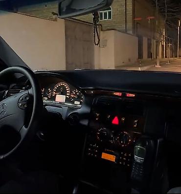 e 39: Mercedes-Benz E 240: 2.6 l | 2001 il Sedan — 8