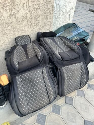 купить резину на москвич: Чехлы Экокожа, цвет - Серый, Universal Seat cover, Б/у, Самовывоз