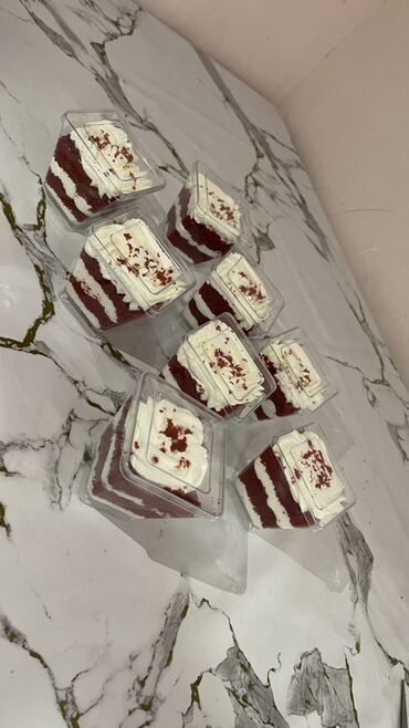 яйцо перепелиные: Порционные десерты «Красный бархат» в стаканчике. Вкусные трайфлы