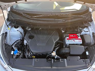 Hyundai: Hyundai Accent: 1.6 l | 2017 il Sedan — 16
