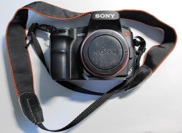 sony xperia: Sony A200 10.2 MP κάμερα με φακό 18-70 και θήκη μεταφοράς. Ο φακός