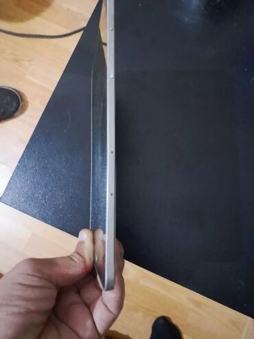 Kompüter və noutbuk aksesuarları: Samsung planşet - Model xətti: Galaxy Tab (metal bədən, ön fiziki