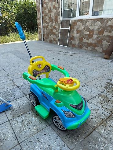 Uşaq üçün elektrik maşınları: Uşaq üçün ayaqla idarə olunan minik maşını – “Magic Car” - Rənglər — 2