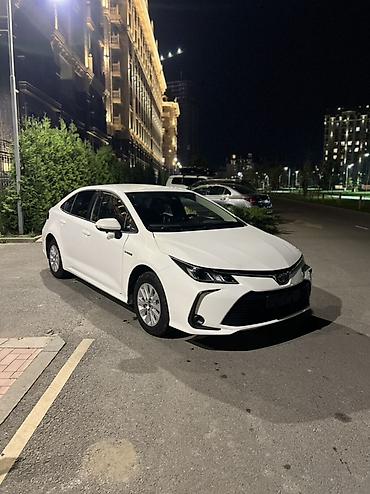 avalon 2017: Toyota Corolla: 2020 г., 1.8 л, Вариатор, Гибрид, Седан — 3