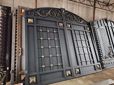 Распашные ворота: Металлические распашные ворота с калиткой (модульные панели) - — 45