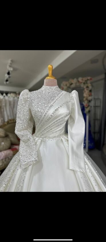 платья свадебный: Вечернее платье, Длинная модель, С рукавами