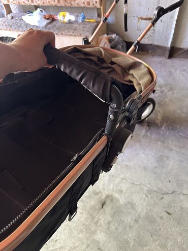 Araba-beşiklər: Çıxarıla bilən beşikli araba — 11