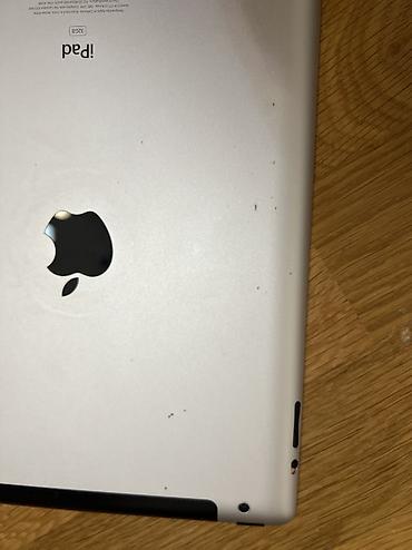 купить айпад в баку: IPad 2 – 32 GB, vəziyyəti yaxşıdır. iOS versiyası 9.3.5-dir, buna görə — 5
