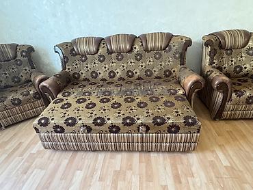 Klassik üslublu 3 parçalı yumşaq mebel dəsti: - 1 ədəd geniş divan