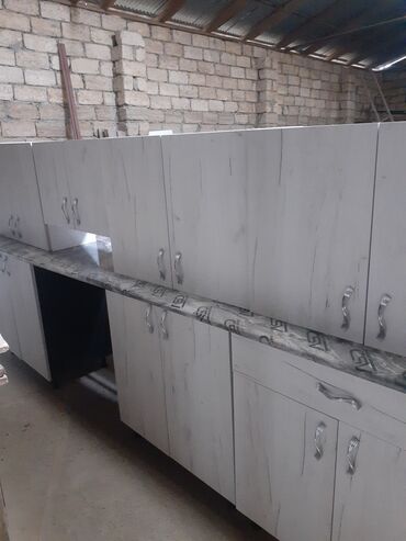 heserat yeyen bitkiler: Yeni mətbəxt mebeli uzun 3m və 2.25sm dir