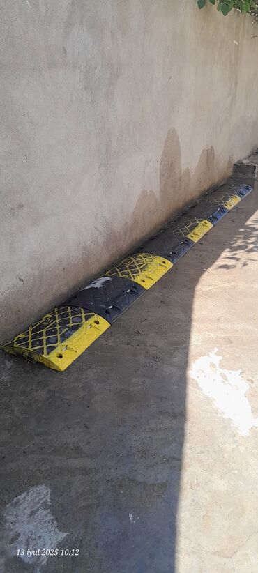 Digər biznes avadanlığı: Trampilin.4 metr,yaxşı vəziyyətdədir