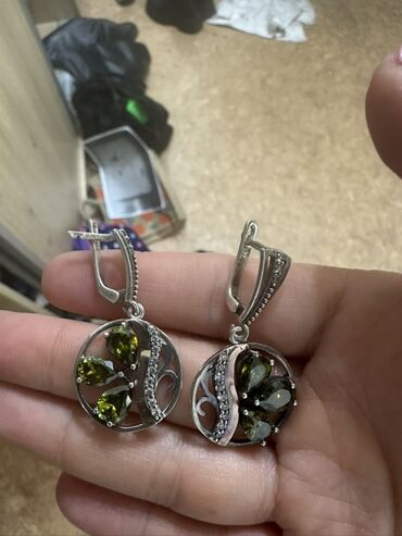 серебро с: Сөйкөлөр, Аялдарга