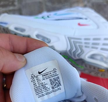 patike za more: Nike Air Max Plus / Tuned Air patike u beloj boji sa upečatljivim — 8