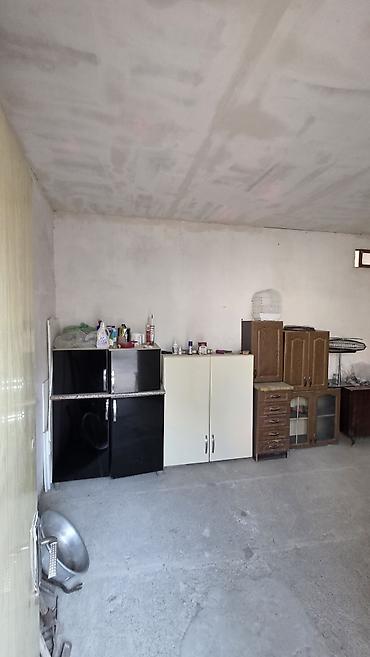 Həyət evləri və villaların satışı: 3 otaqlı, 55 kv. m, Orta təmir — 10