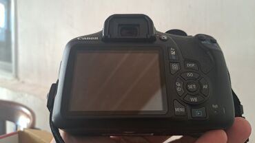 Fotokameralar: Canon EOS 1300D DSLR fotoaparat dəsti Xüsusiyyətlər: - Korpus: Canon — 6