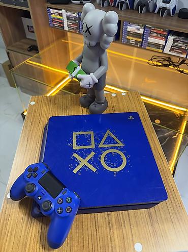 Video oyunlar və konsollar: 🎮 PlayStation 4 Slim Days of Play Edition Tam işlək vəziyyətdədir — 4